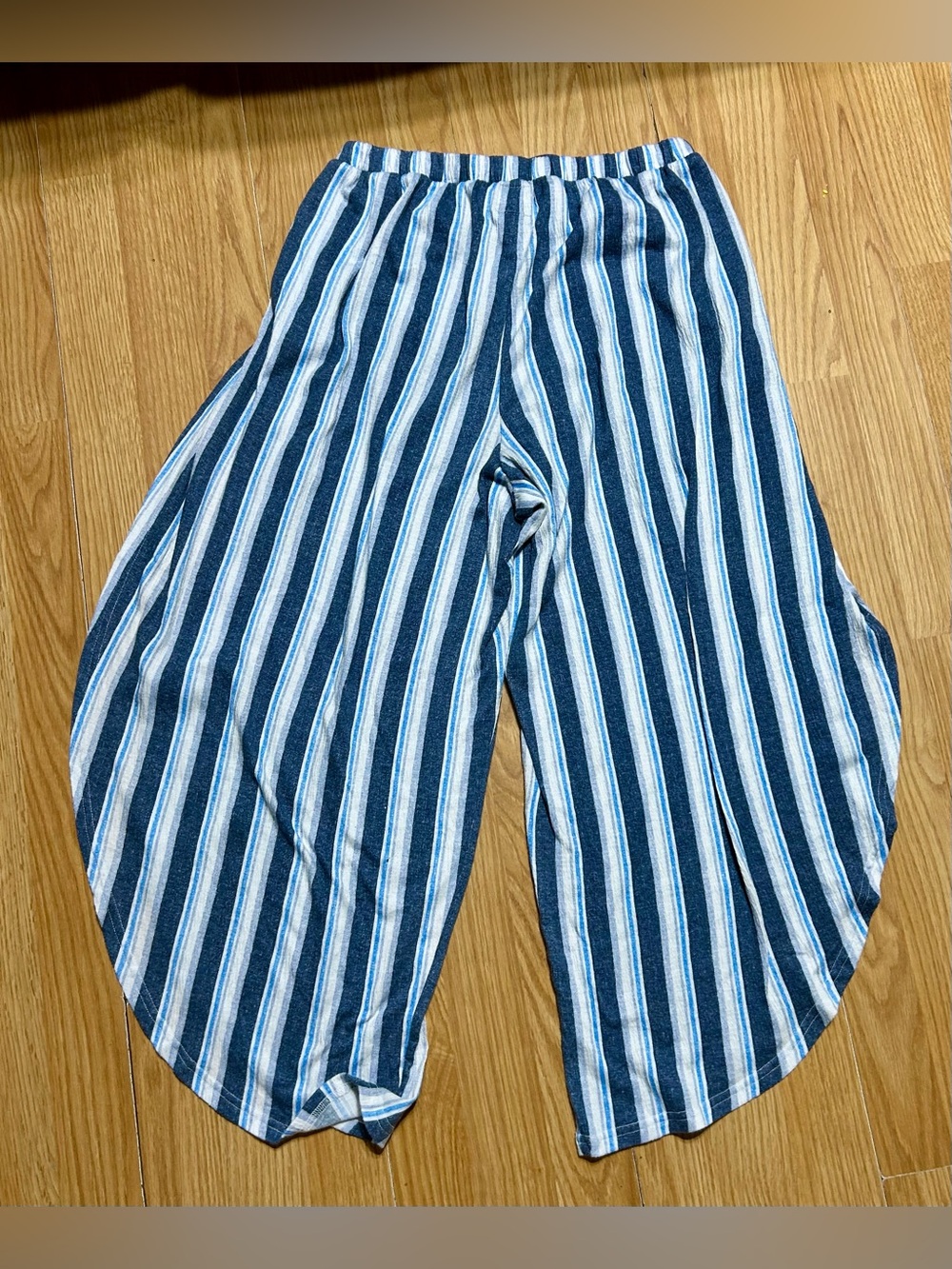 3/20 Laura Ashley beach vacation flowy striped wide leg pants ladies small - Picture 4 of 7
